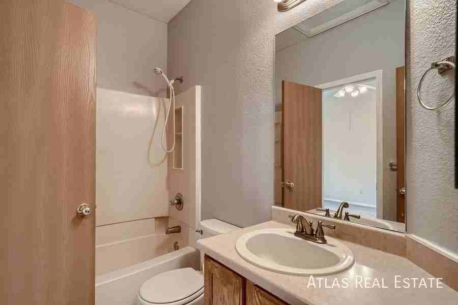 4827 Ardley Dr - Photo 7 of 17