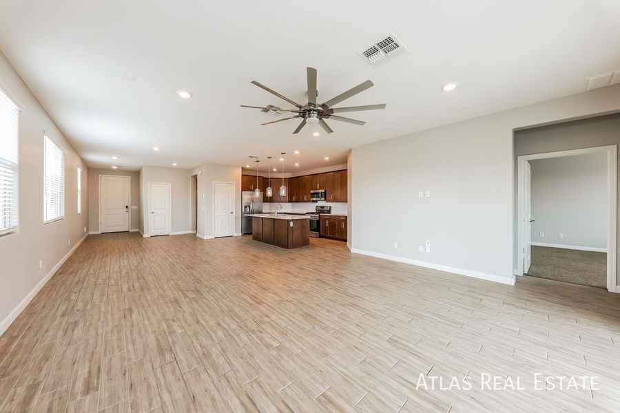 20234 W Harrison St - Photo 6 of 32