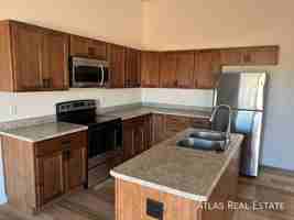 featured image of 829 S Laurue Dr