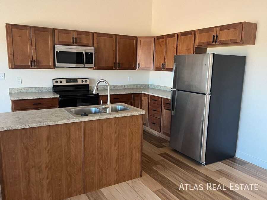 829 S Laurue Dr - Photo 2 of 22