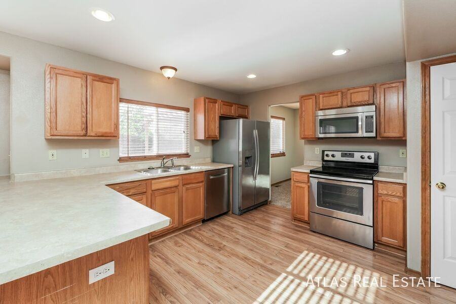 1107 White Stone Way - Photo 3 of 19