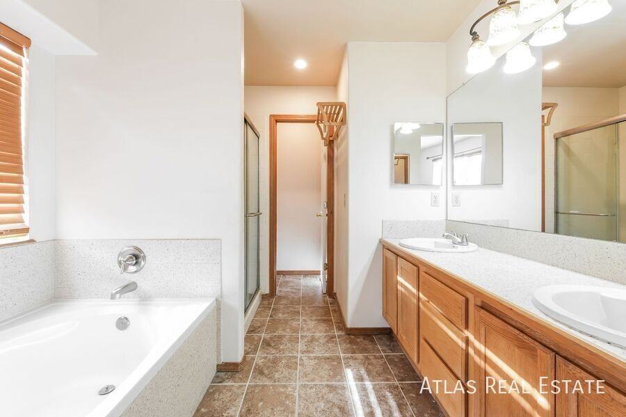 1107 White Stone Way - Photo 5 of 19