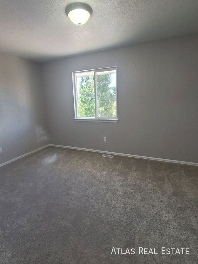 5447 Fiesta Ln - Photo 2 of 16