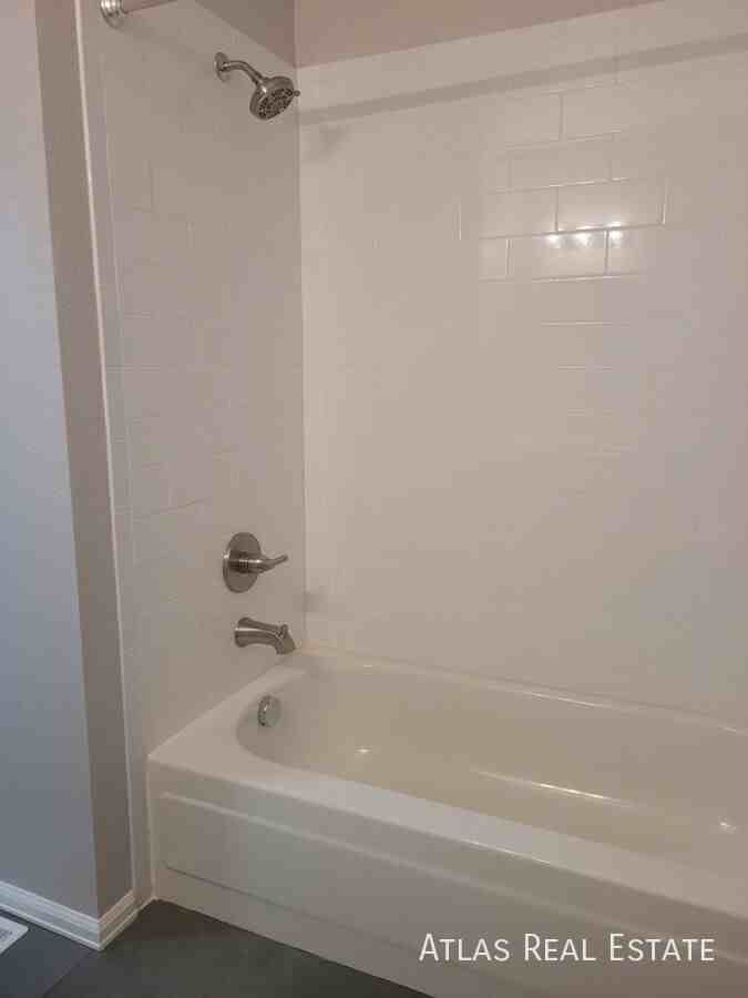 5447 Fiesta Ln - Photo 4 of 16