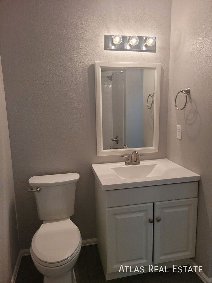 5447 Fiesta Ln - Photo 5 of 16