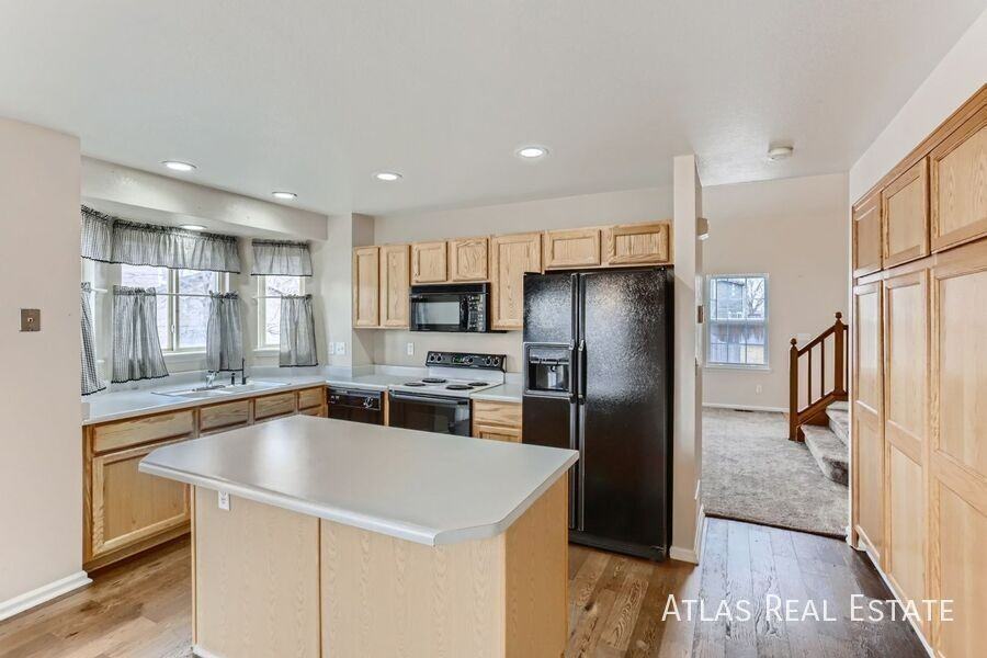 12361 Chateau Creek Ct - Photo 5 of 16