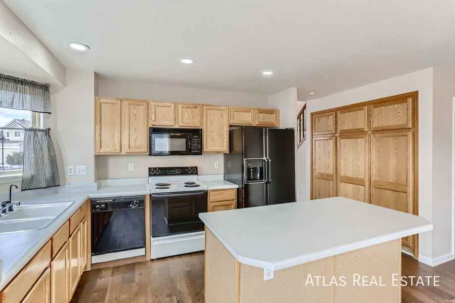 12361 Chateau Creek Ct - Photo 6 of 16