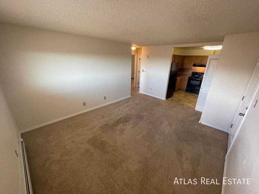 2913 Straus Ln #3 - Photo 3 of 8