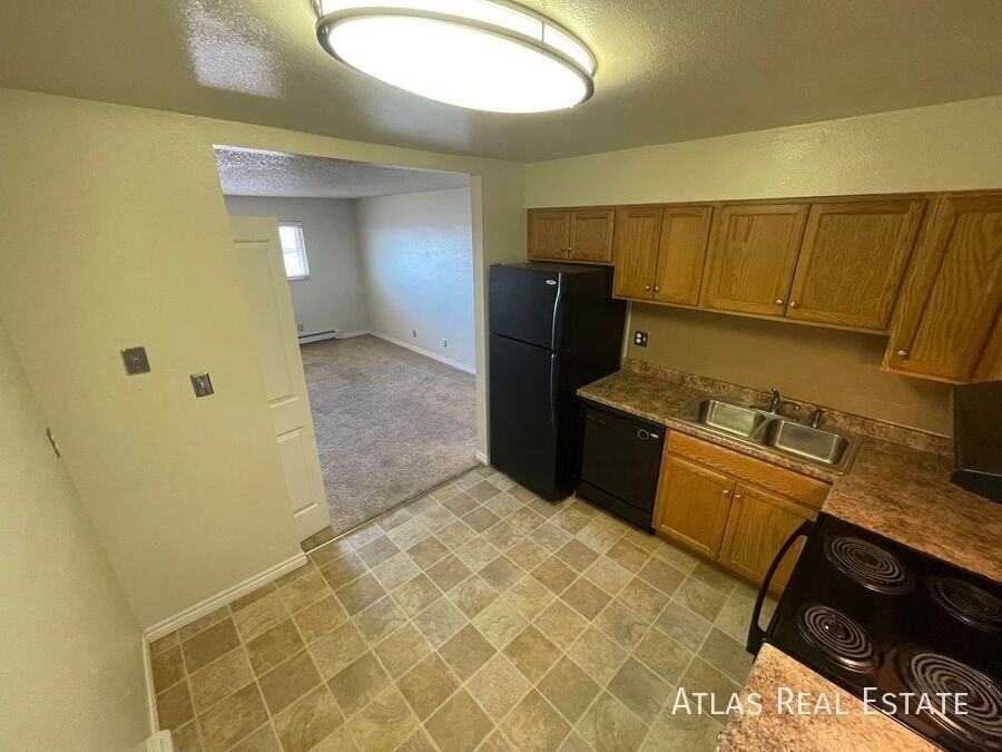 2913 Straus Ln #3 - Photo 4 of 8