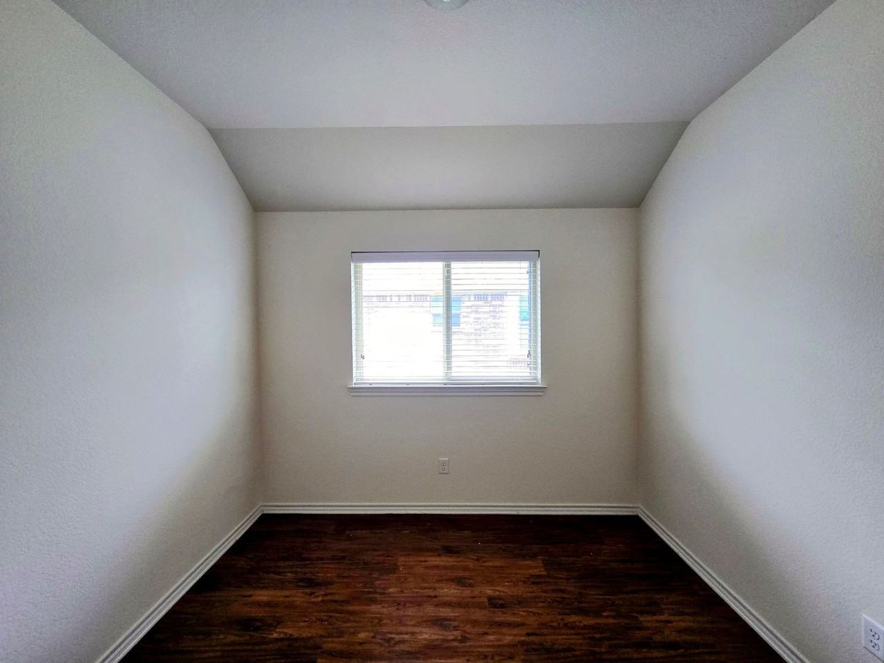 2113 Woodhaven Dr - Photo 7 of 14