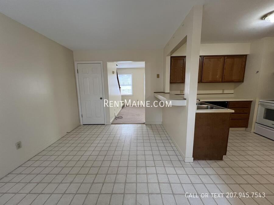 71 Valley View Ln #B - Photo 3 of 9