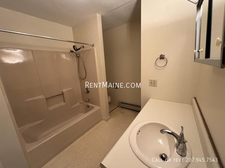 71 Valley View Ln #B - Photo 5 of 9