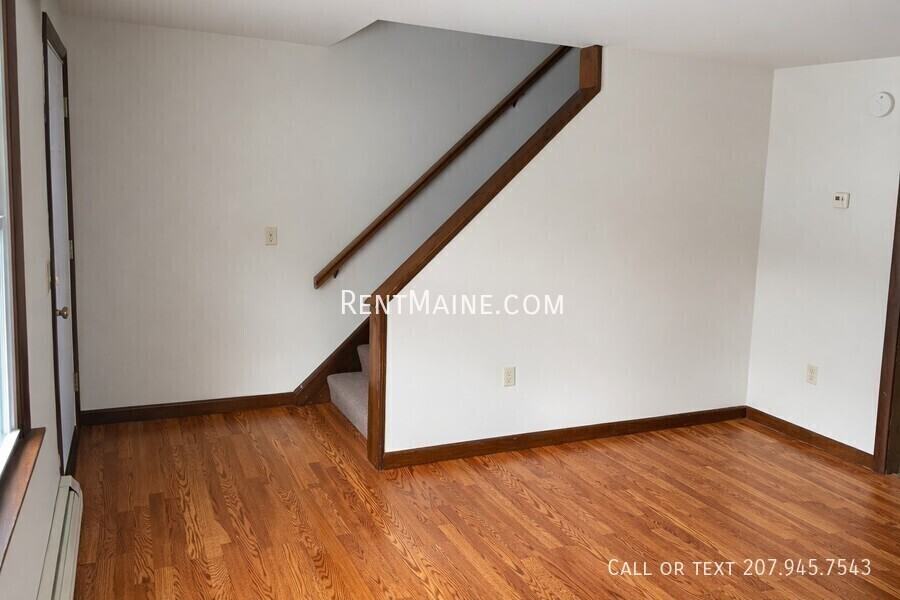 19 Hemlock St - Photo 2 of 15