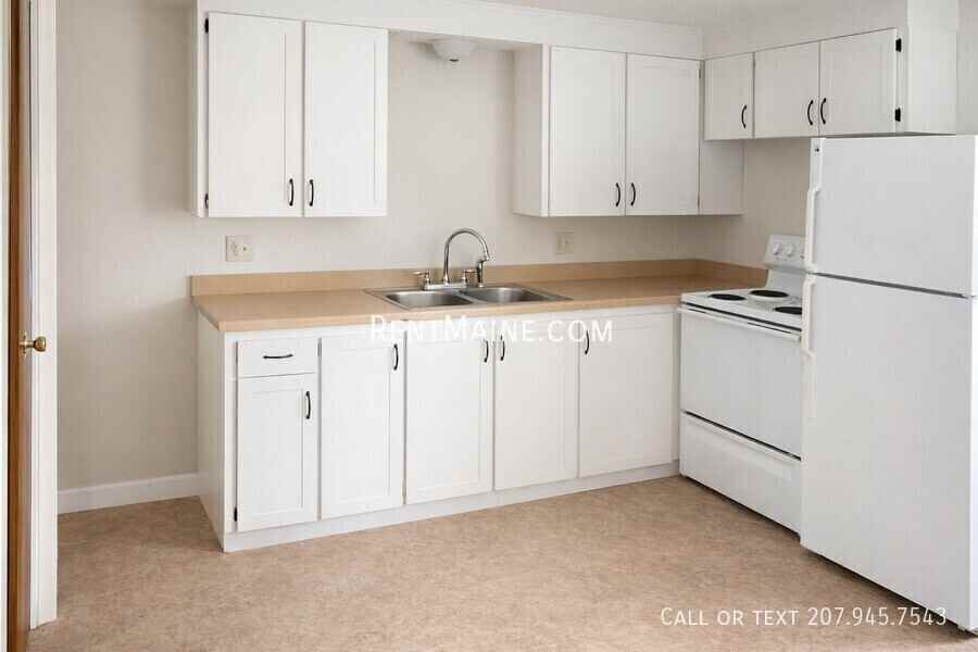 19 Hemlock St - Photo 5 of 15