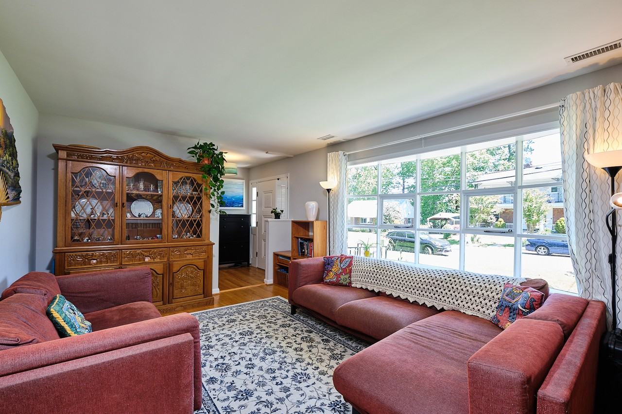 11714 College View Dr - Photo 3 of 50