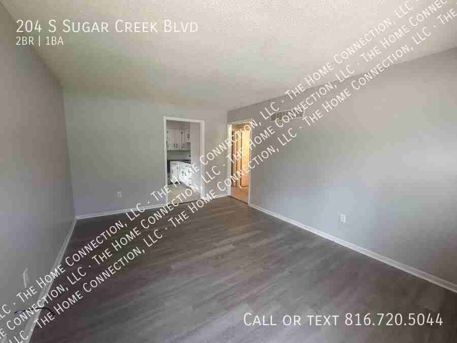 204 S Sugar Creek Blvd - Photo 2 of 13