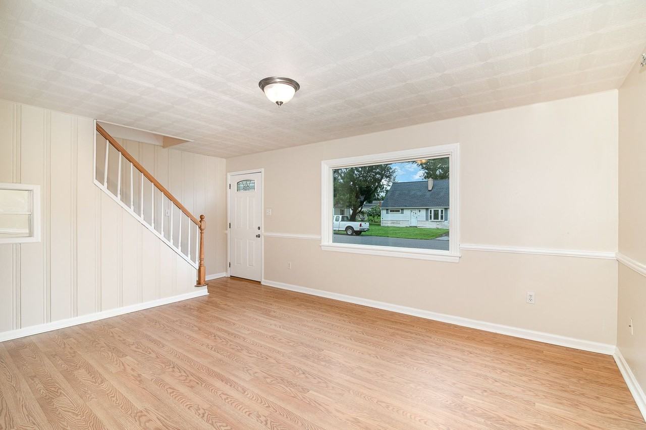 6117 Nassau Rd - Photo 7 of 35