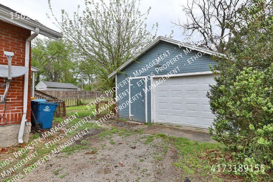 1562 S National Ave - Photo 3 of 16