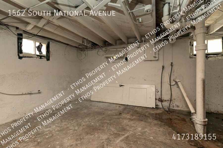 1562 S National Ave - Photo 5 of 16