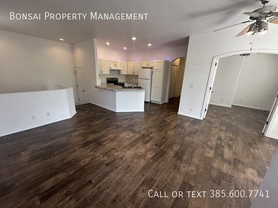 3854 W Garonne Ave - Photo 5 of 13