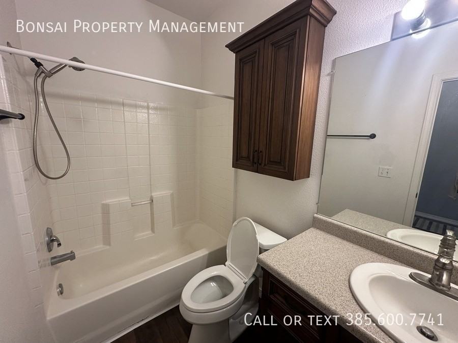 3854 W Garonne Ave - Photo 7 of 13