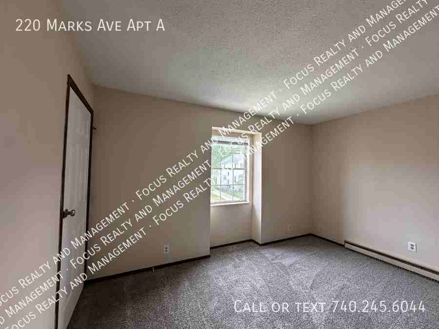 220 Marks Ave Apt A - Photo 6 of 9