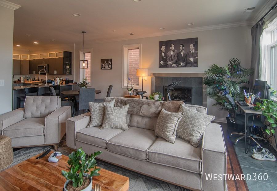 1033 W Monroe St #4 - Photo 5 of 20