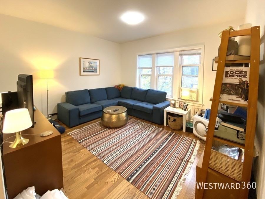 4547 N Albany Ave #1 - Photo 5 of 11