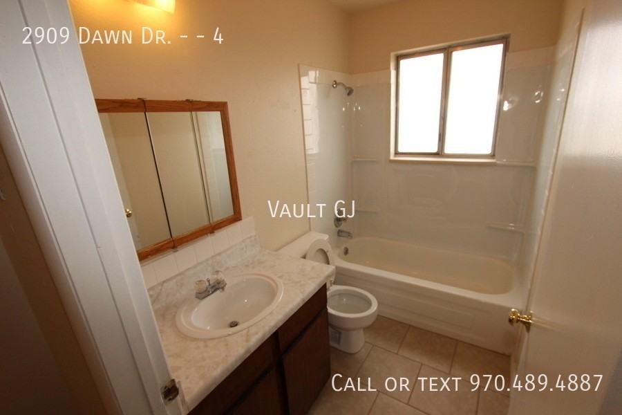 2909 Dawn Dr #4 - Photo 7 of 9