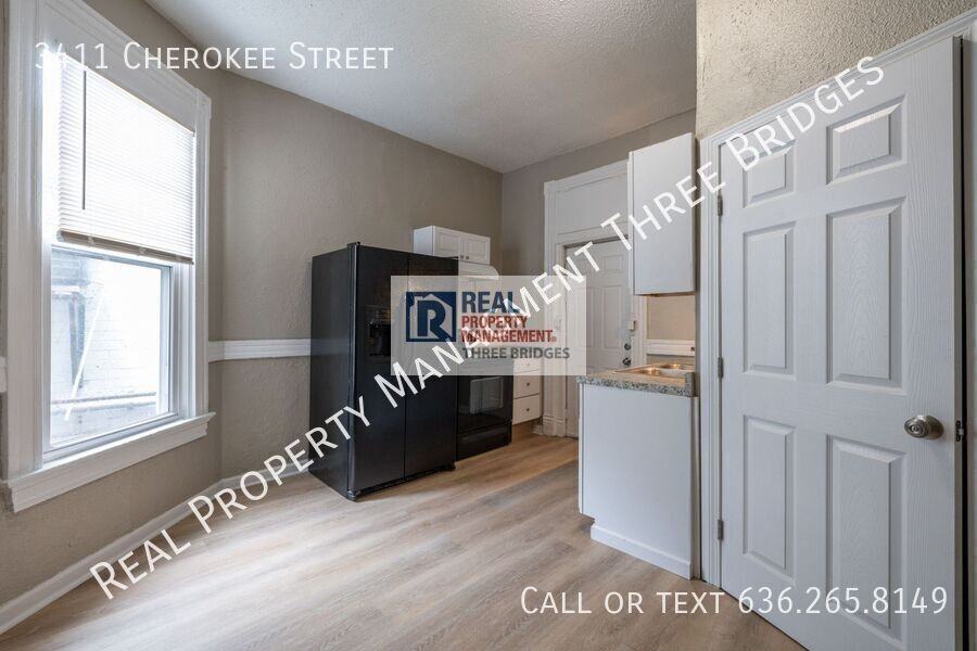 3411 Cherokee St - Photo 3 of 11