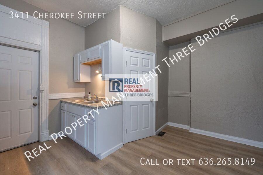 3411 Cherokee St - Photo 4 of 11