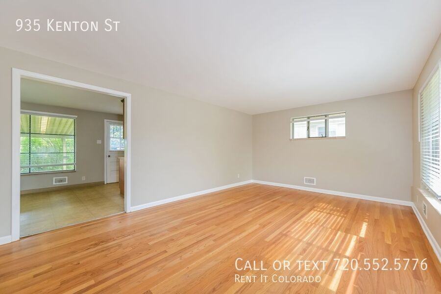935 Kenton St - Photo 7 of 23