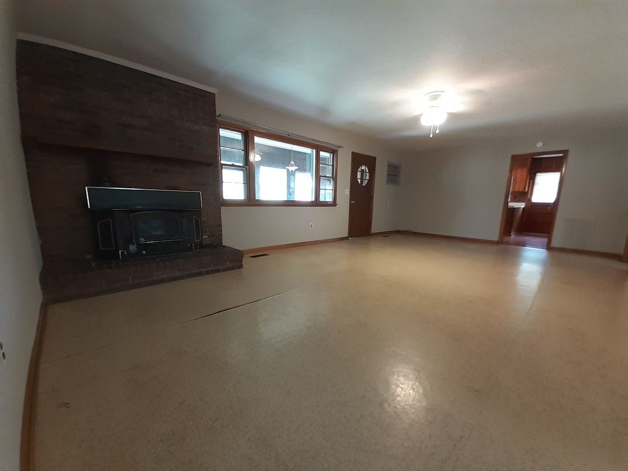 105 Bryson St - Photo 5 of 11