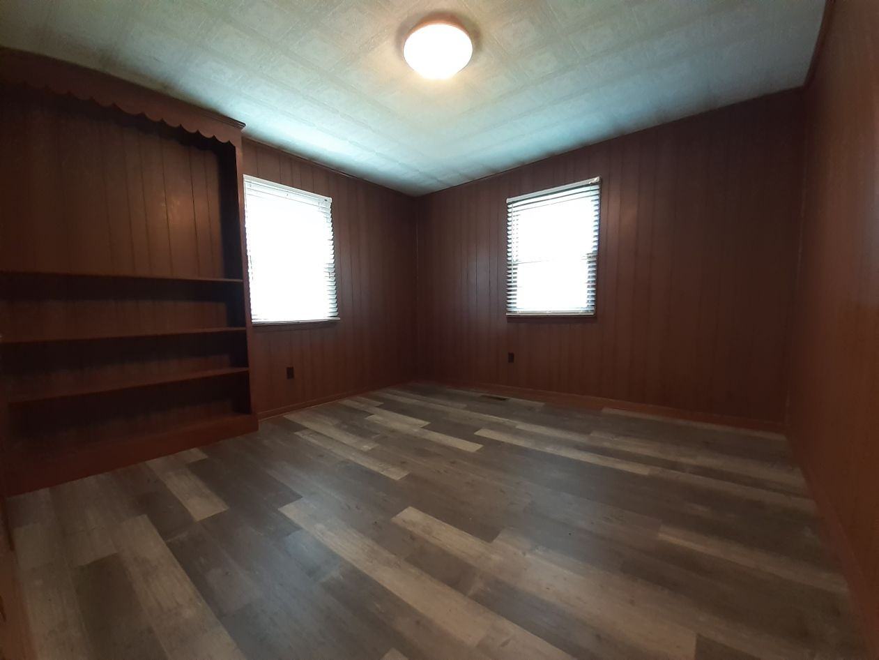 105 Bryson St - Photo 6 of 11