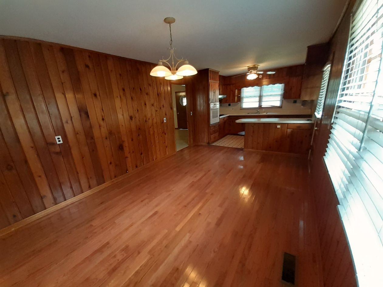 105 Bryson St - Photo 7 of 11