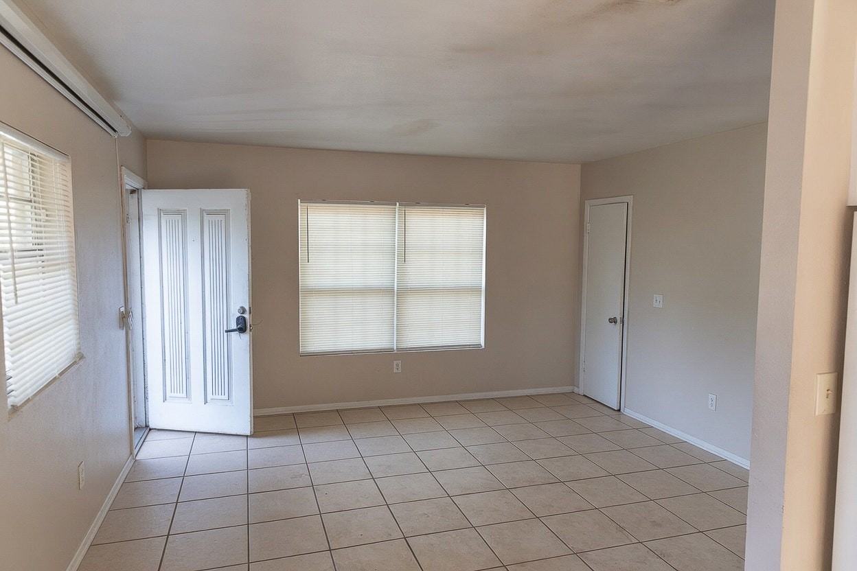 5157 Palmer Avenue - Photo 3 of 12