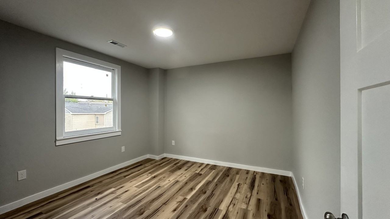 4571 Durant Avenue, Unit B - Photo 5 of 18