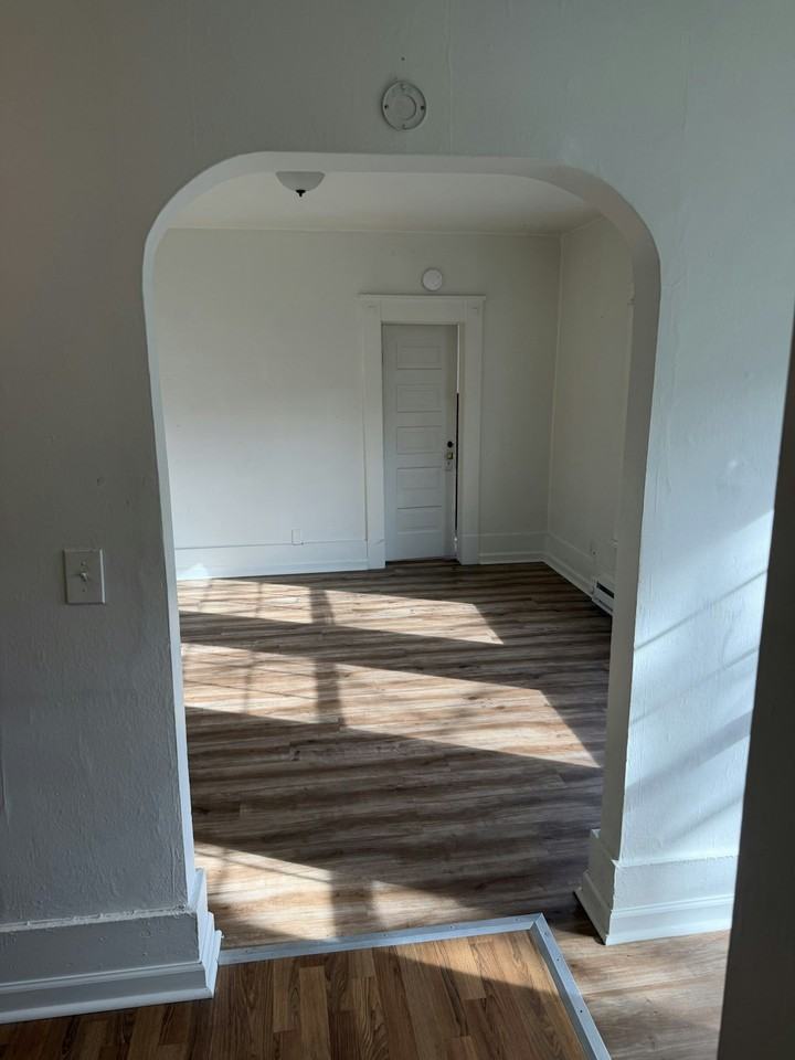 1311 West 9th Avenue, Unit 5 - Photo 6 of 32