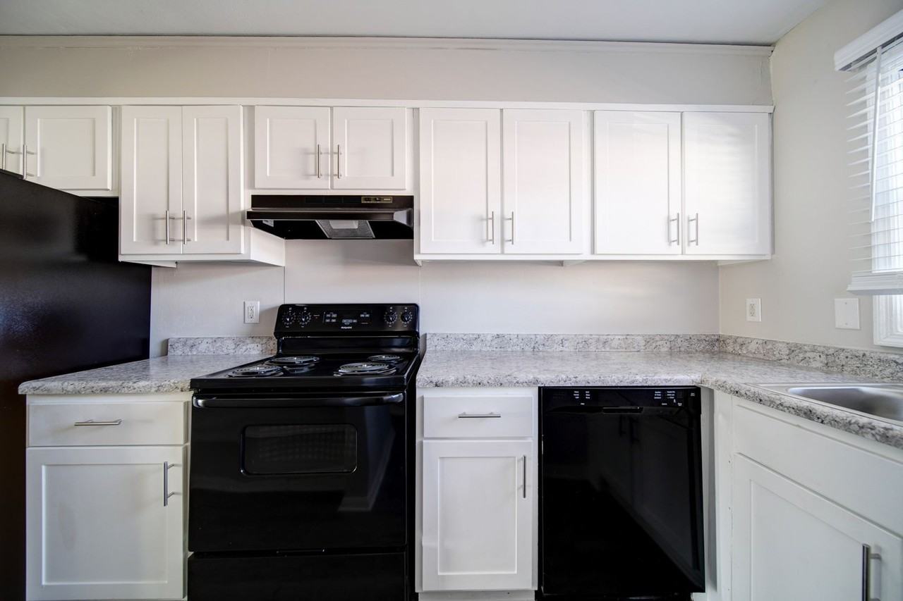 2433 Charles Blvd #24 - Photo 2 of 36