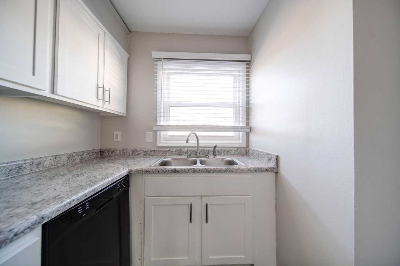 2433 Charles Blvd #24 - Photo 3 of 36