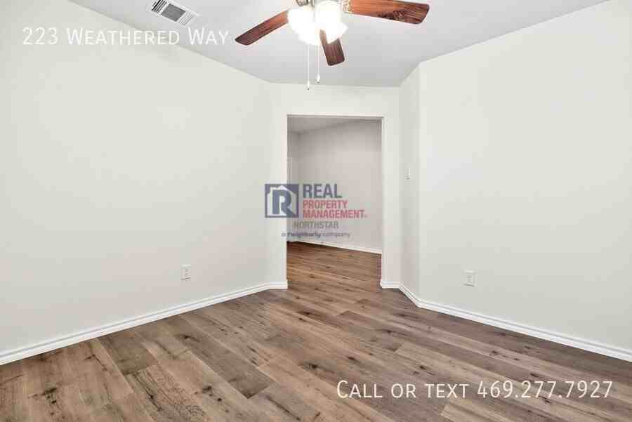 223 Weathered Way - Photo 5 of 29