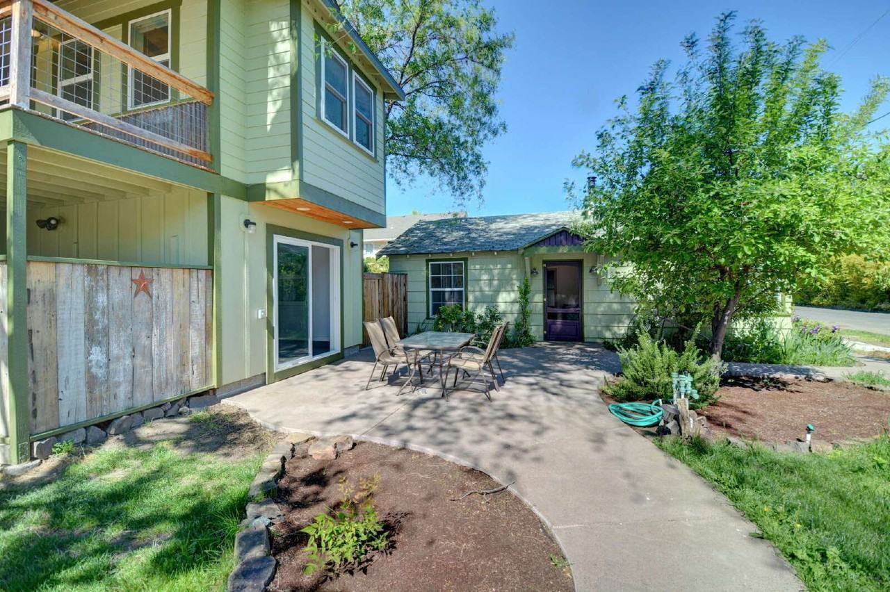 399 N Laurel St - Photo 2 of 36