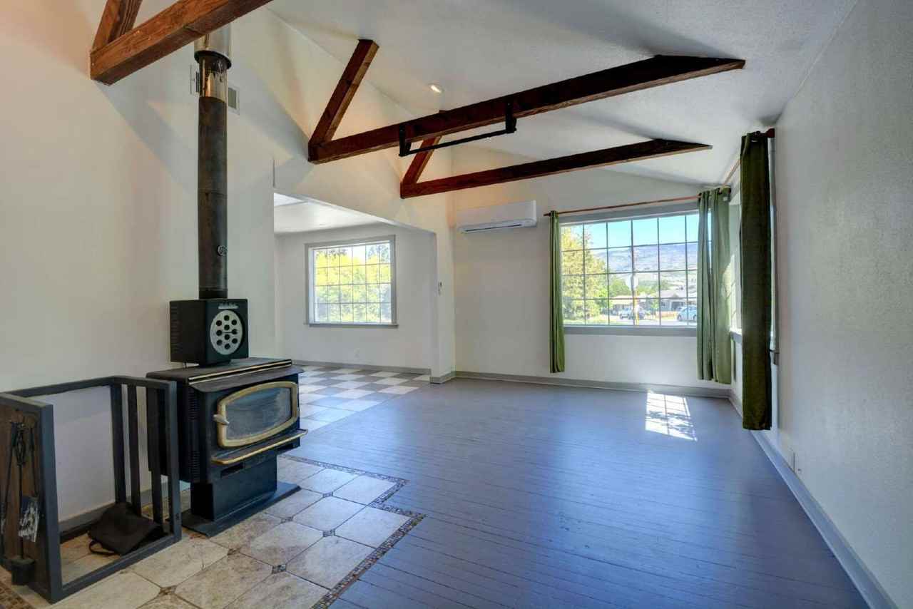 399 N Laurel St - Photo 7 of 36