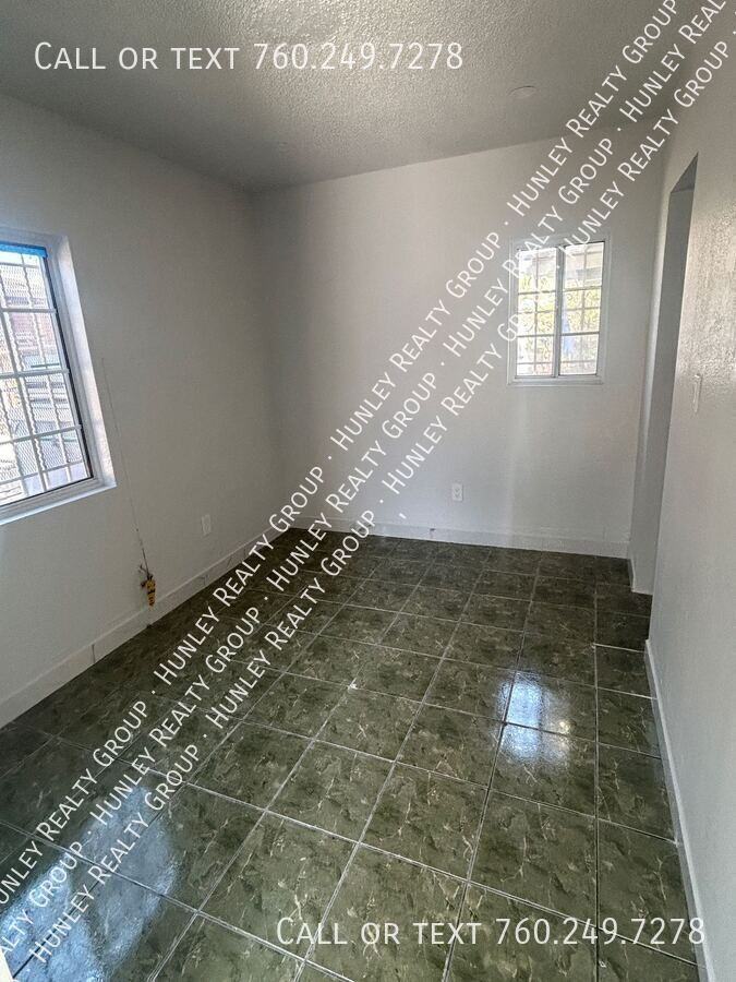 1376 Gaviota Ave - Photo 7 of 7