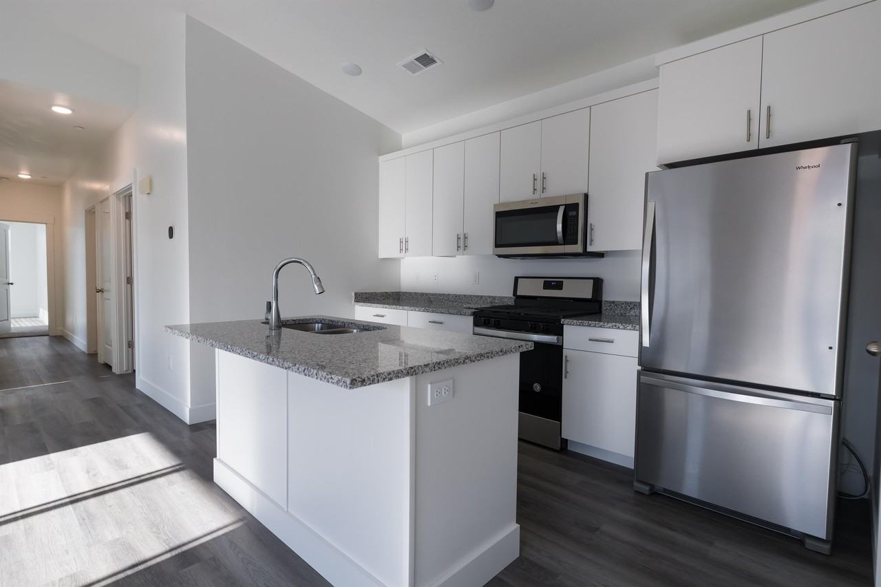 459 W 15 S D 304 - Photo 3 of 25