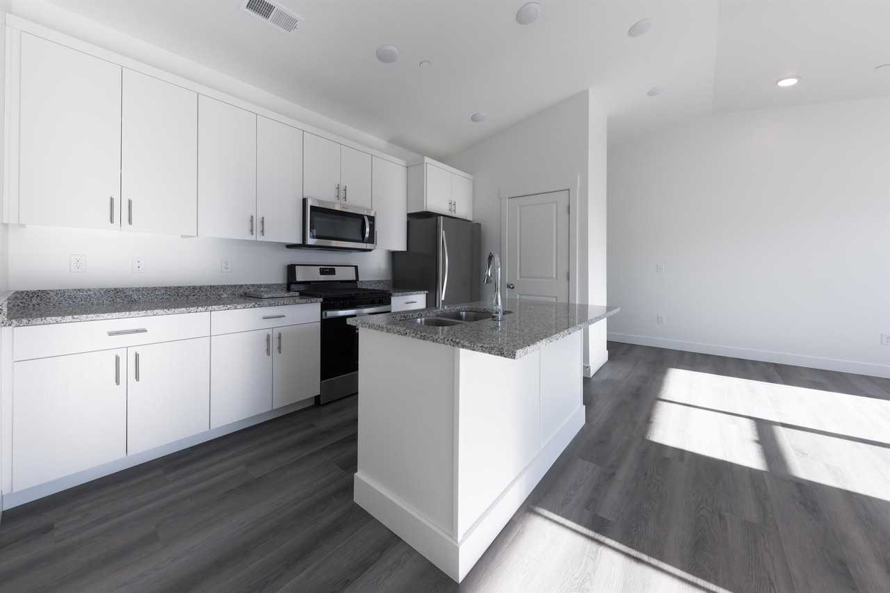 459 W 15 S D 304 - Photo 4 of 25