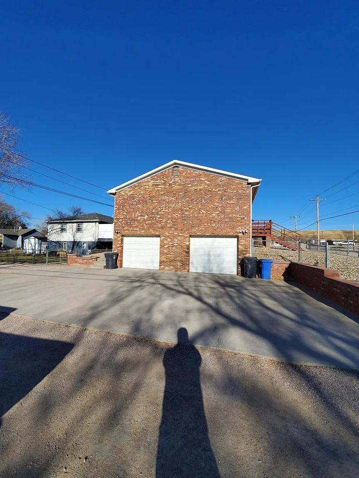 1903 Elm Avenue - Photo 2 of 15