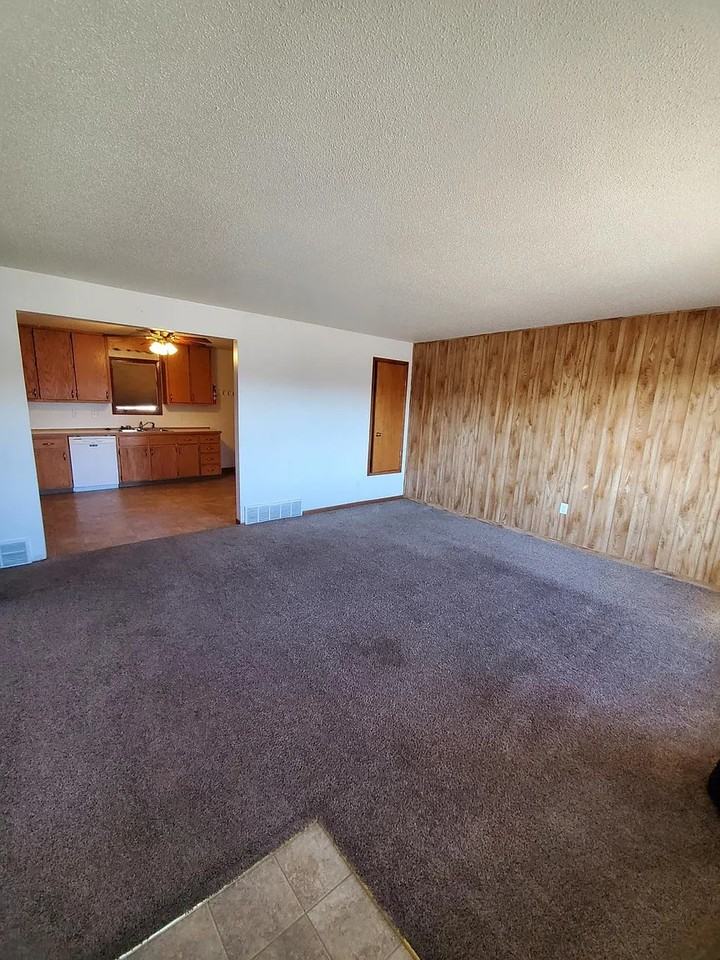 1903 Elm Avenue - Photo 3 of 15