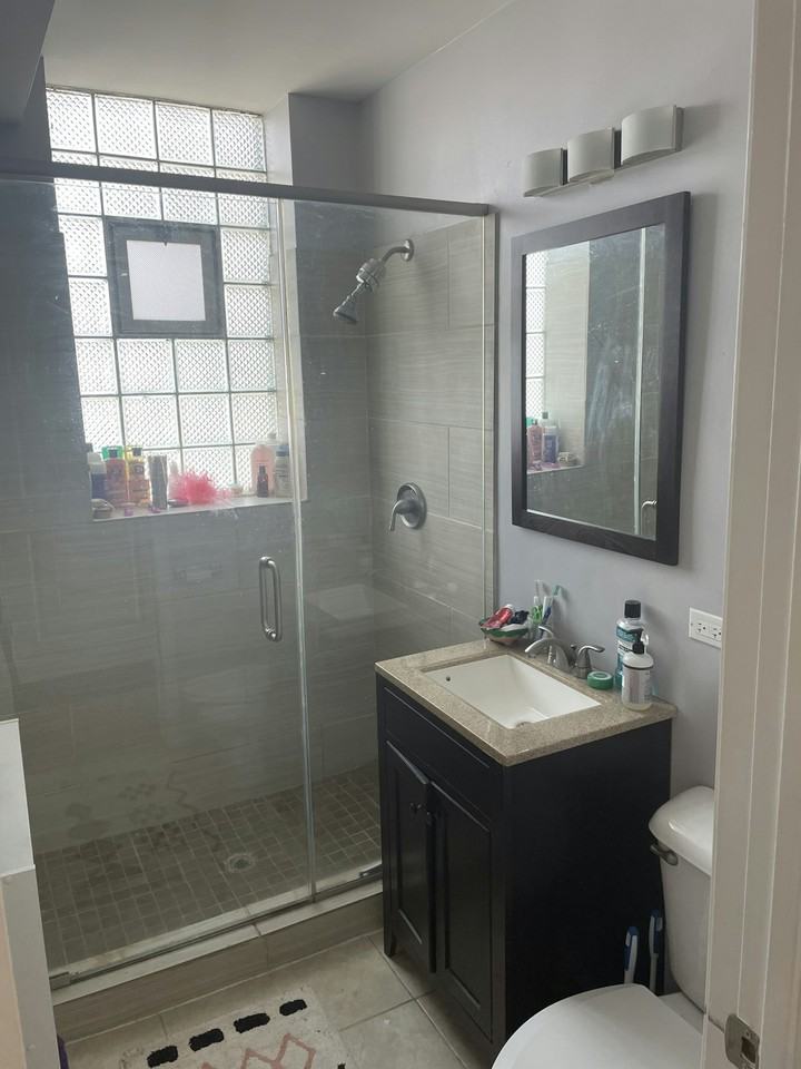 2249 West Iowa Street, Unit 3R - Photo 6 of 11