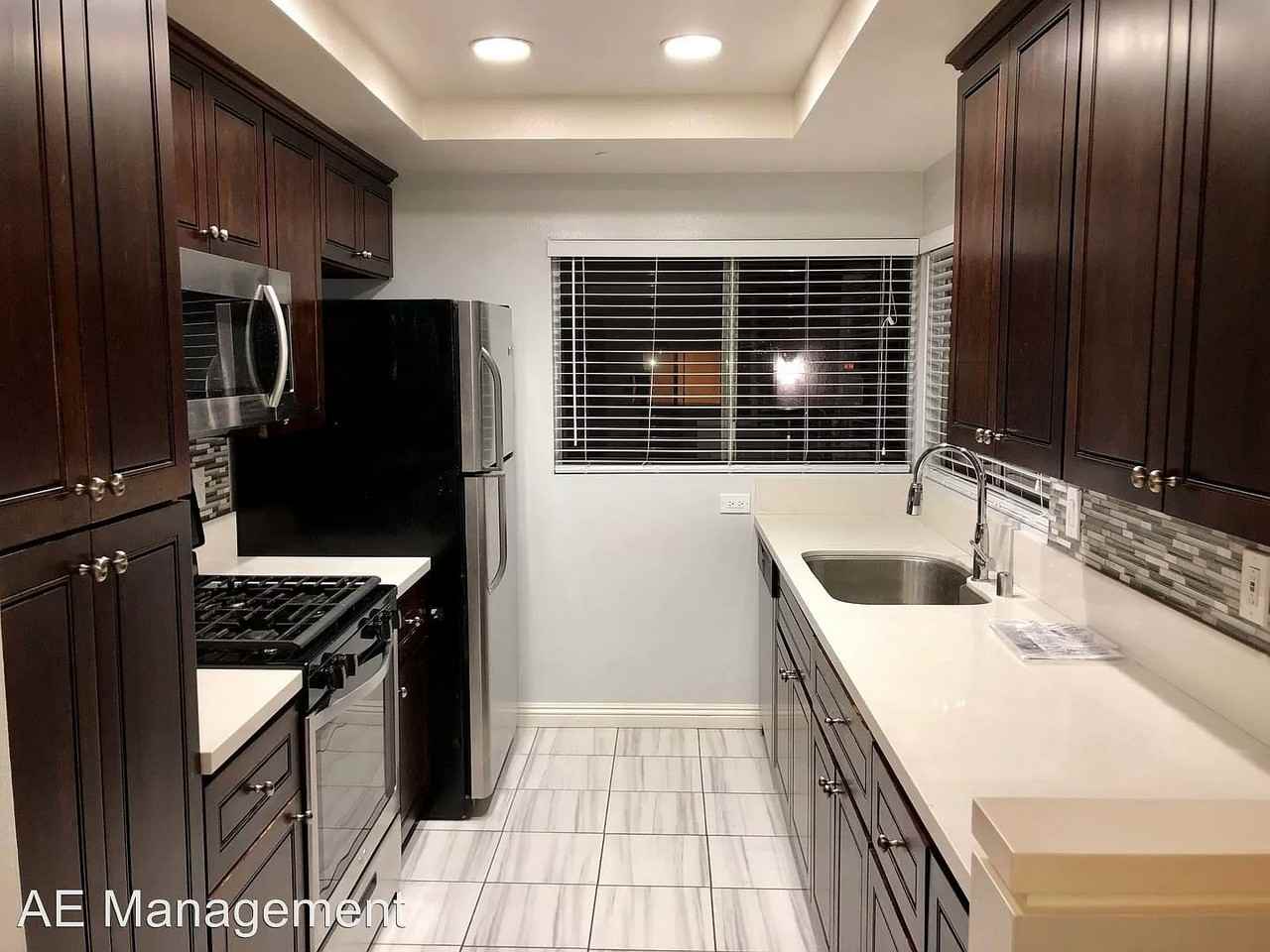 47 Rockwood, Unit 47 - Photo 6 of 13